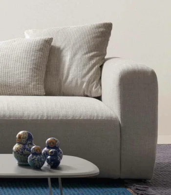 سوفتلي مودرن ,ستايل بسيط ,ملمس مريح ,ويناسب كل المساحات