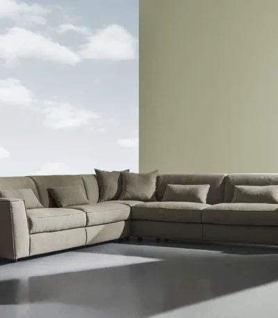 كنبة زاوية باي تويلز بتصميم كلاسيكي أنيق يعكس فخامة التفاصيل ودفء الطابع التقليدي،