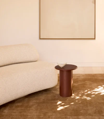 طاولة جانبية إيلي – تصميم خشبي عملي, أنيقة وعصرية, مساحة تخزين