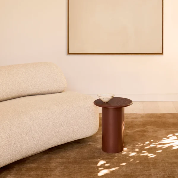 طاولة جانبية إيلي – تصميم خشبي عملي, أنيقة وعصرية, مساحة تخزين