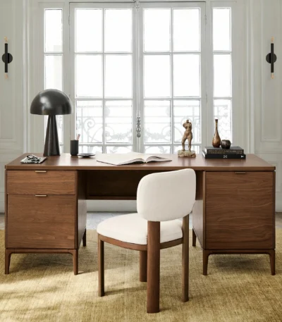 مكتب باركر التنفيذي ,تصميم فاخر ,مساحة عمل واسعة ,مظهر راقٍ