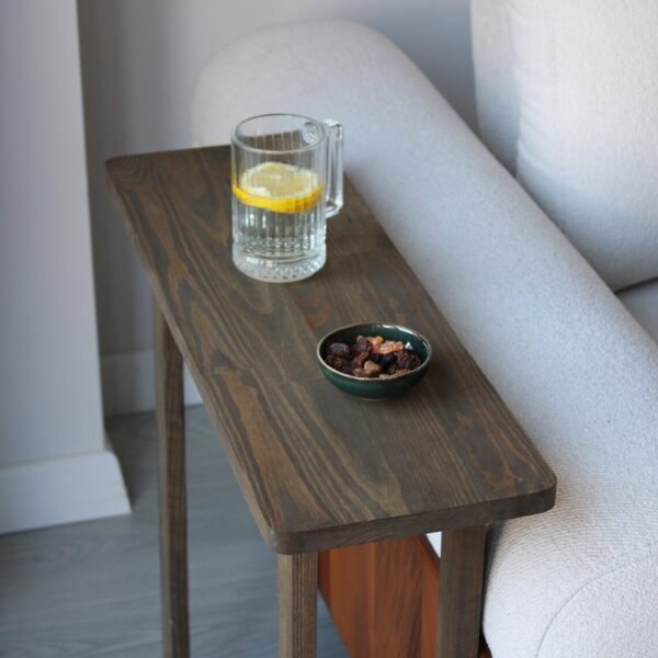 طاولة جانبية لوكا, سهلة التنظيف, تصميم متين وعصري